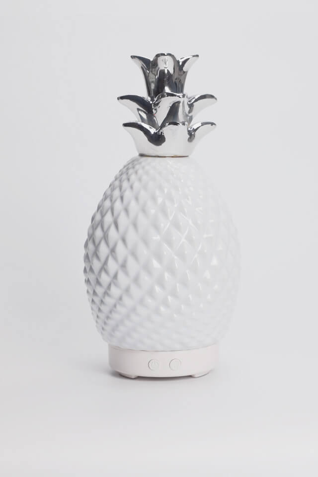 Apolleum electric diffuser white background